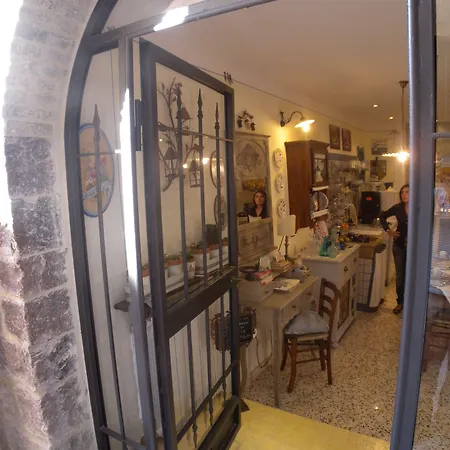 A Casa Delle Fate Bed & Breakfast 3*