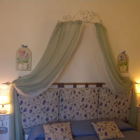 A Casa Delle Fate Bed & Breakfast 3*
